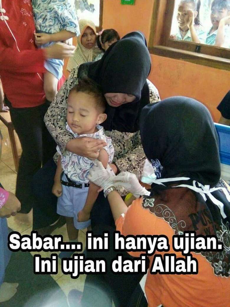 Foto Ekspresi Bocah Bocah Saat Imunisasi Ini Jadi Meme Kocak
