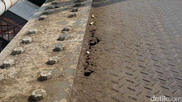 Kondisi JPO Tegalan di Matraman.