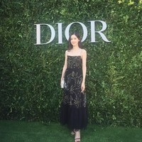 Tak hanya pesona cantik dan kulit putih mulusnya, Zetian juga mampu mencuri atensi siapa saja yang melihatnya dengan gaya berbusananya yang baik. Ia juga sering menghadiri acara fashion show dunia. Foto: Dok. Instagram