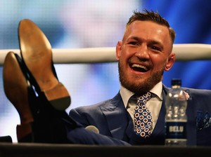 Serang Bus Berisi Petarung UFC, Conor McGregor Serahkan Diri ke Polisi