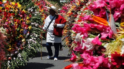 Melihat Warna-warni Festival Bunga di Kolombia