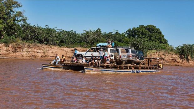 Jalur sungai yang harus ditempuh (Dave Stamboulis/BBC)