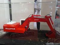 Selain Senjata dan Tank, Pindad Juga Bikin Ekskavator