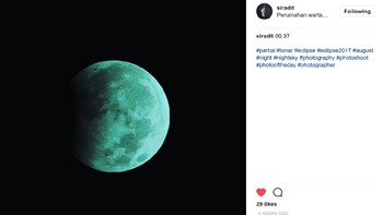 Fenomena ini dapat dilihat di langit Indonesia saat cuaca cerah. Gerhana Bulan sebagian terlihat selama 1 jam 56,6 menit. Foto: Instagram @siradit