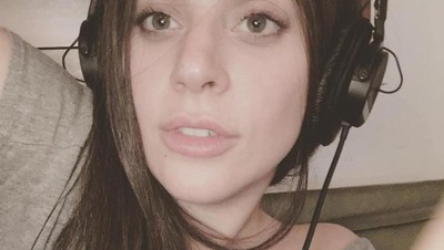 10 Foto Lady Gaga Tanpa Makeup & Kostum Heboh, Bikin Pangling!