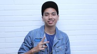 Dari sekian banyak publik figur wanita, Rayi Putra mengatakan, ada pertimbangan tersendiri mengapa dirinya memiliki sosok-sosok tersebut untuk ada di dalam video klipnya.  Foto: Asep Syaifullah