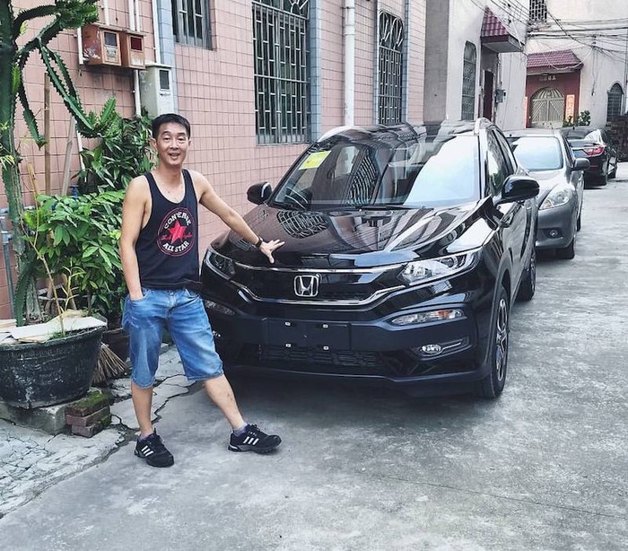 Paman dihadiahi mobil. Foto: istimewa Paman dihadiahi mobil. Foto: istimewa