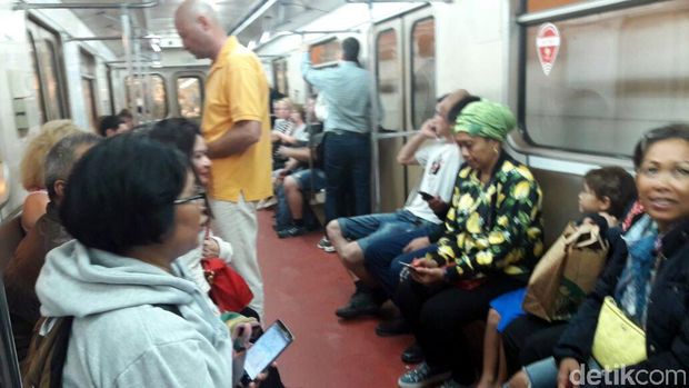 Ternyata mirip-mirip dengan KRL Commuter Line (Novi/detikTravel)