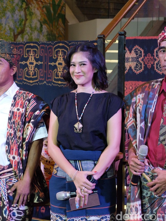 Terdiri dari pameran dan penggalangan dana,  Lukamba Nduma Luri digagas oleh Yayasan Dian Sastrowardoyo untuk mempromosikan keindahan tenun ikat sumba.  Foto: Daniel Ngantung/Wolipop