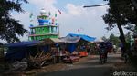 Foto: Masjid Kapal Bosok Serang yang Unik & Bikin Penasaran