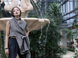 Berawal dari Model Majalah, Asmara Abigail Bersinar Lewat Setan Jawa