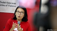 Kepala Bidang Strategi dan Mobilisasi KontraS Puri Kencana Putri memberikan keterangan pers.