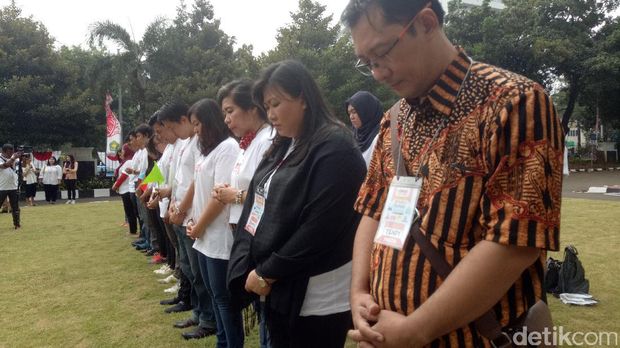 Menteri Agama Lukman Hakim Saifuddin dan para peserta Wisata Rumah Ibadah.