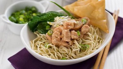 Mau Makan Apa Siang Ini? Cek Dulu Mie Ayam, Soto sampai Nasi Kapau Ini