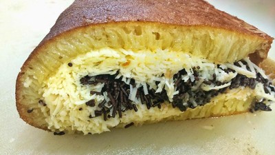 Nyam! Lembut Manis Martabak Pandan Hingga Durian yang Enak Jadi Camilan Sore