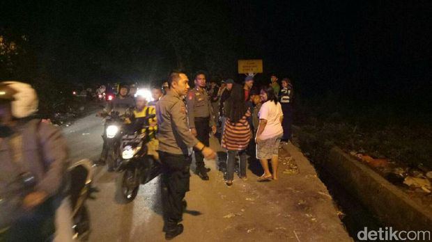 Rumah Kuning di Gowa yang Diisukan Berhantu Kembali Didatangi Warga