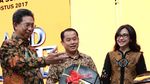 Heri Sastoyo Terima Toyota Alphard dari Bank Mega