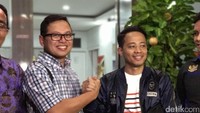 Komika Muhadkly MT alias Acho bermediasi dengan pihak Apartemen Green Pramuka setelah dilaporkan ke Polda Metro Jaya akibat keluhannya di media sosial, Rabu (9/8). Namun, mediasi ini masih menggantung. (Foto: Mei Amelia/detikcom)