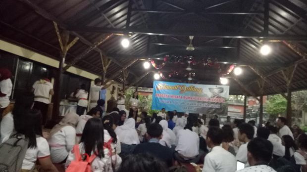 Merasakan Hening dan Teduhnya Pura Agung Aditya Jaya