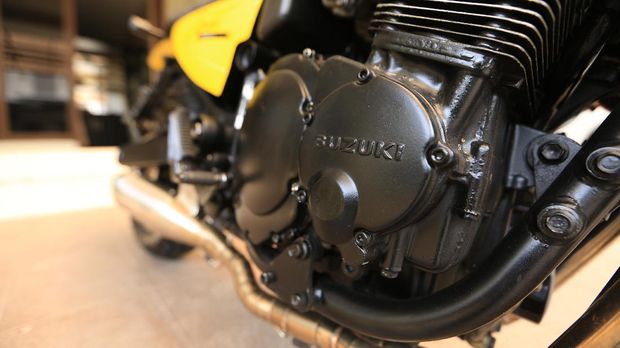 Revolusi Suzuki GSX1100G Menjadi Scrambler Velocista