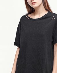 Stradivarius Diskon Hingga 70%, T-shirt Mulai dari Rp 99 Ribu