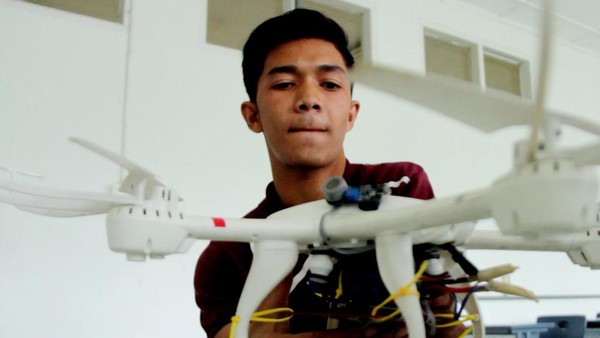 Foto: Di Tangan Mahasiswa Aceh, Drone Disulap Jadi Pemantau Kebakaran