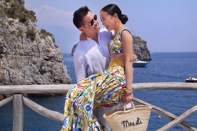 Kedua pasangan pengantin yang menikah pada Juni itu pun langsung bulan madu di tempat yang sama. Foto-foto romantisnya membuat iri yang melihatnya. Foto: dok. Instagram