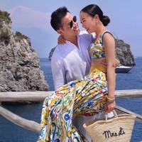 Kedua pasangan pengantin yang menikah pada Juni itu pun langsung bulan madu di tempat yang sama. Foto-foto romantisnya membuat iri yang melihatnya. Foto: dok. Instagram