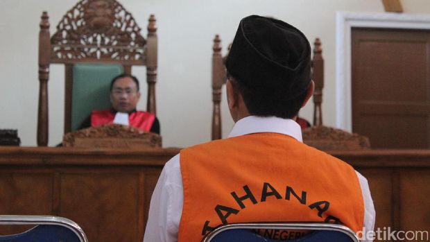 Sidang Perdana, Wawan 'Jendral NII' Didakwa Makar dan Penistaan Agama