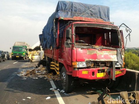 Truk yang tabrak petugas tol/