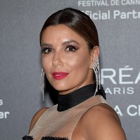 Bintang serial Desperate Housewives ini alergi parfum. Karena itu Eva Longoria menciptakan parfumnya sendiri. Foto: Getty Images