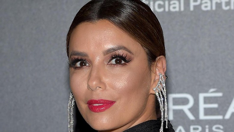 Cute! Saat Bayi Eva Longoria Pakai Jersey Demi Piala Dunia (Foto: Getty Images) Cute! Saat Bayi Eva Longoria Pakai Jersey Demi Piala Dunia (Foto: Getty Images)