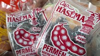 Melihat manisan ini saja sudah terasa asam manis di mulut. Ini adalah manisan asam Jawa yang dibuat dari asam Jawa, gula aren dan gula pasir. Foto: dok. detikFood