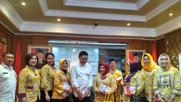 Temui Mendagri, Perempuan PG Kenalkan Nurul Bakal Cawalkot Bandung