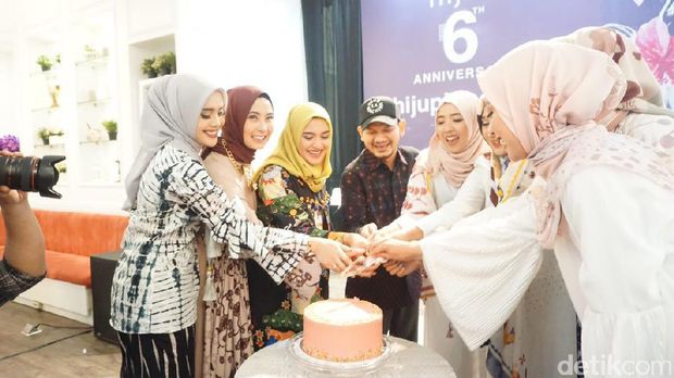 Para hijabers cantik dan inspiratif Indonesia di ulang tahun HijUp. 