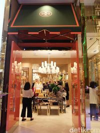 Tory burch discount pacific place