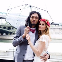 Cerita cinta pria Makassar, Ijal Ricardo dengan wanita Prancis, Julie Martha, ini bisa menginspirasi kamu yang merasa terkendala bahasa asing dalam urusan asmara. Ijal membuktikan cinta akan menemukan jalannya jika memang ada kemauan. Inilah potret bahagia Ijal dan Julie yang berjodoh berkat bantuan Google Translate. Foto: Dok. Pribadi