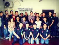 Diyon dan rekan-rekannya di Yayasan Mitra Alam