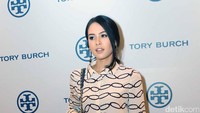 Maudy Ayunda saat ditemui di pembukaan butik di SCBD Jakarta Selatan, Selasa,(8/8/2017). Pool/Ismail/detikFoto.