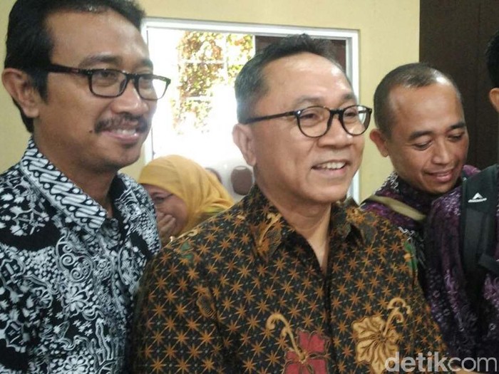 Ridwan Kamil dengan Kader PAN, Zulkifli Hasan: Suatu Kehormatan