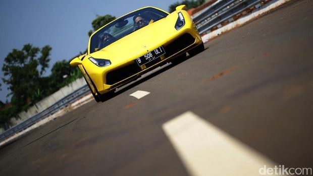 Ferrari 488 Spider