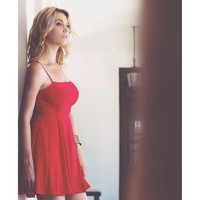 Alissa Bourne, bukanlah model pada umumnya yang mengandalkan tubuh super ramping dan wajah unik atau cantik. Aset terbesarnya adalah payudara, karena yang diperlukan pada pengiklan dari tubuh Alissa adalah bagian tersebut. Foto: Instagram/alissabourne