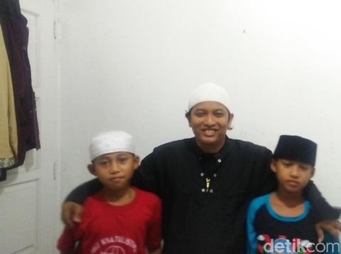 Sewa Rumah Habis Puluhan Santri Yatim Piatu di Bandung 