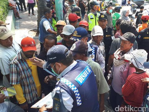 Tempat mangkal bentor di Jalan Dupak ditertibkan/