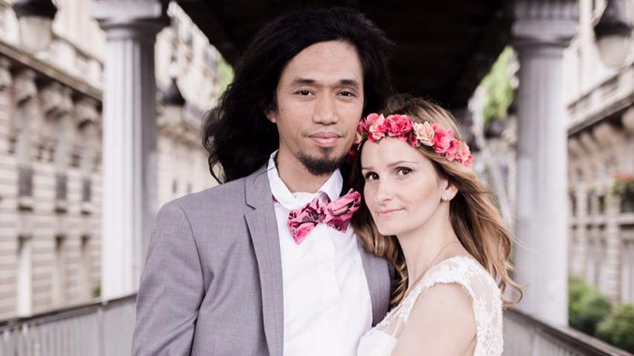 Kisah Pria Makassar Nikahi Bule Prancis, Bikin Semangat Kejar Cinta!