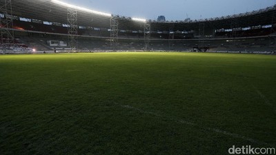 Foto: Kini Stadion GBK Dilengkapi Lampu Kelas Dunia