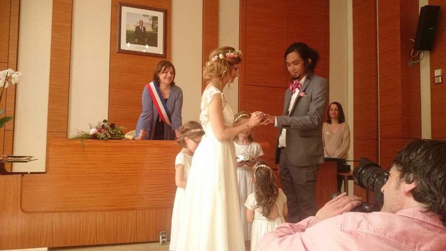 Ijal Ricardo dan Julie Martha menikah pada 12 Mei 2017 di Prancis setelah pacaran kurang lebih setahun. Foto: Dok. Pribadi