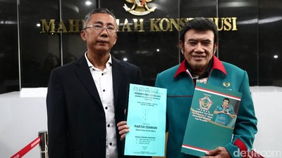 Foto: Dipimpin Rhoma, Partai Idaman Gugat PT 20 Persen ke MK