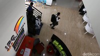 IKT yang merupakan anak perusahaan Pelindo II, bergerak dalam layanan logistik dan bongkar muat kendaraan, spare part dan alat berat.