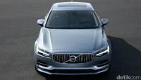 Sedan Volvo S90 juga akan diluncurkan di arena GIIAS. Foto: Volvo